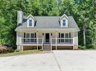 1530 Plunketts Rd, Buford, GA 30519