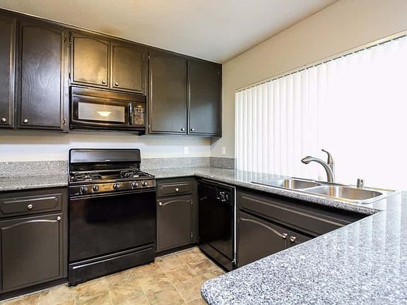 5th image of 1911 E Banyan St