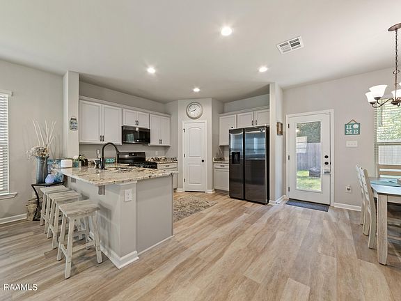 5th image of 407 Berg Ct