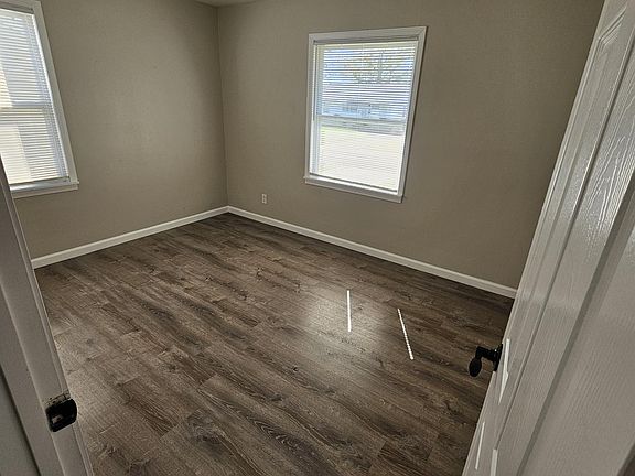 4th image of 445 Midlothian Rd