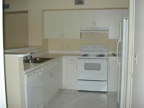 4th image of 4848 N State Road 7 #4208