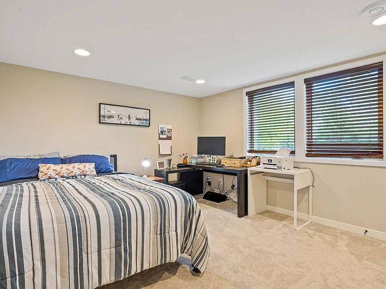 7080 Redwing Ln — Photo 21