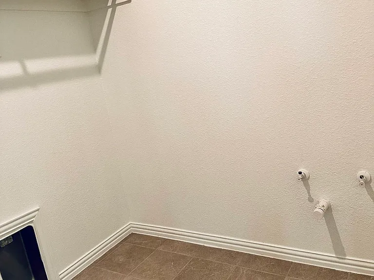 1307 Bailey Ln — Photo 17