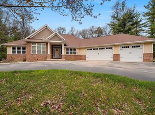 W1188 Countryside Ln, Marinette, WI 54143