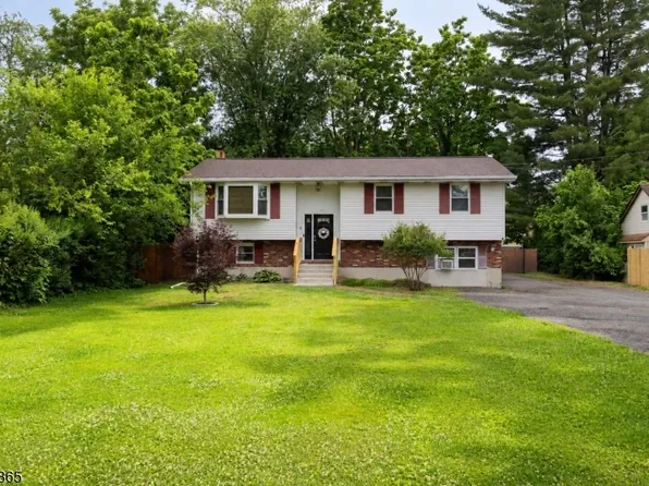 17 Decatur St, Knowlton Twp., NJ 07832