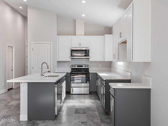 3rd image of 9310 W WASHINGTON Street