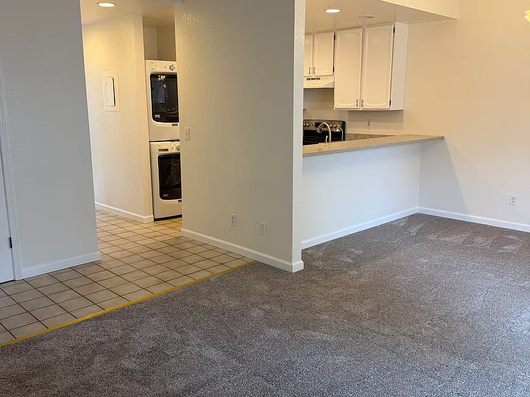 2904 Leotar Cir #37 — Photo 3