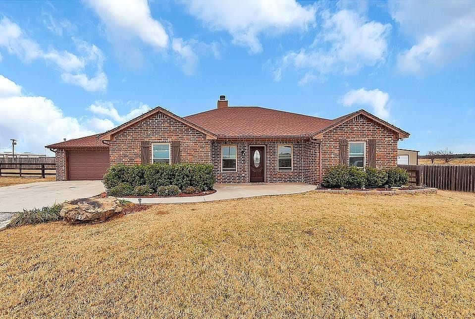1st image of 114 Deer Creek Dr