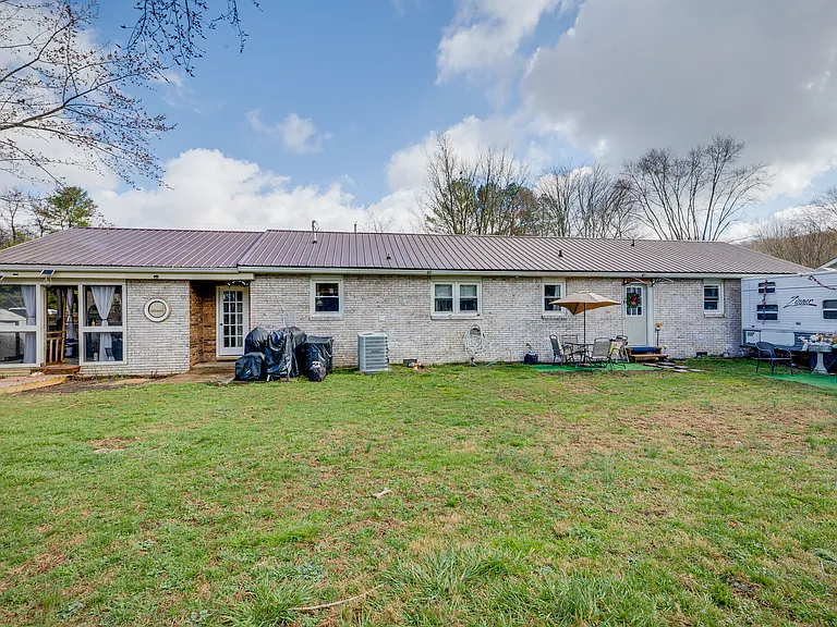2104 Miller Ln — Photo 34