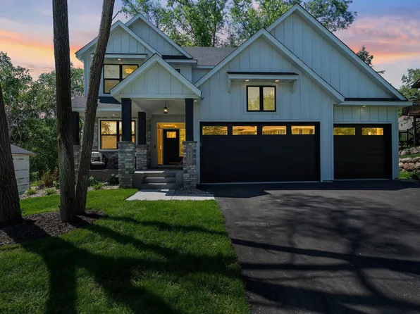 932 Orchard Ln, Roseville, MN 55113