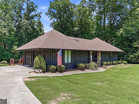 5th image of 143 Woodlake Dr