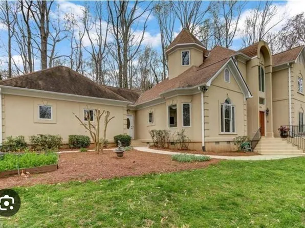 7489 Weitzel Dr, Summerfield, NC 27358