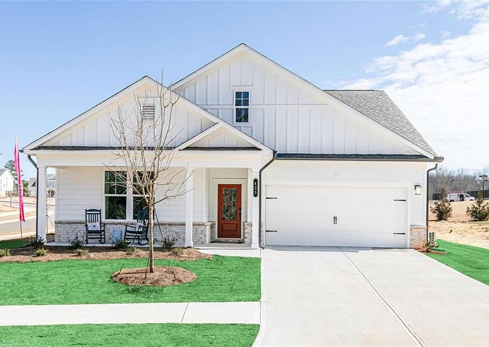 1st image of 153 Chattahoochee Cir