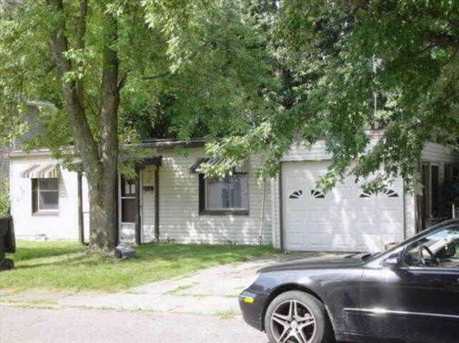 2nd image of 1217 N Walnut St