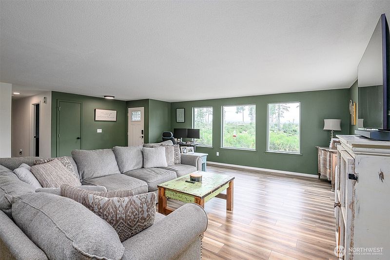 5th image of 1481 NE Hurd Road