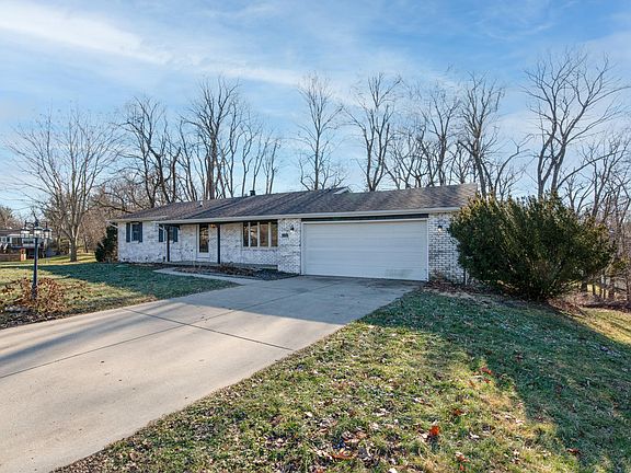 2nd image of 611 Bayberry Ct