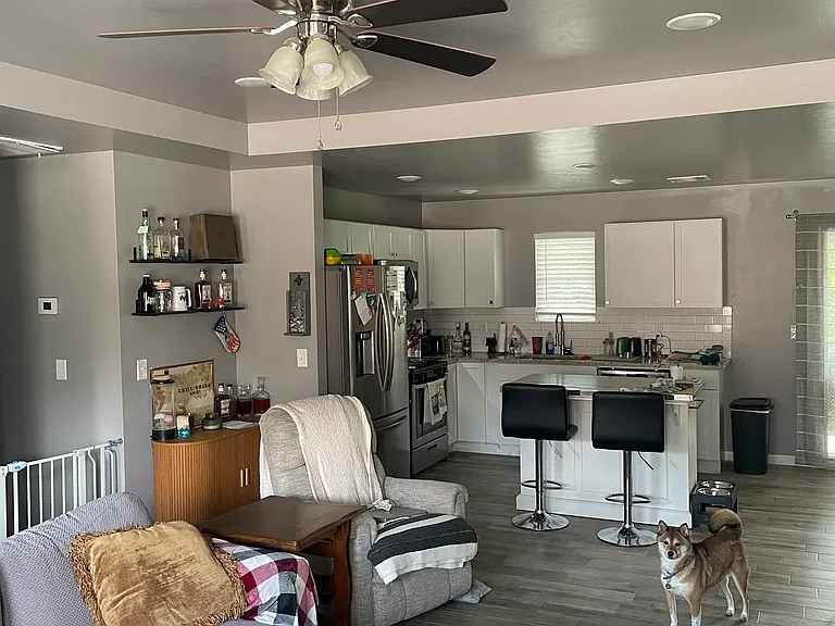 2314 Sycamore Dr — Photo 4