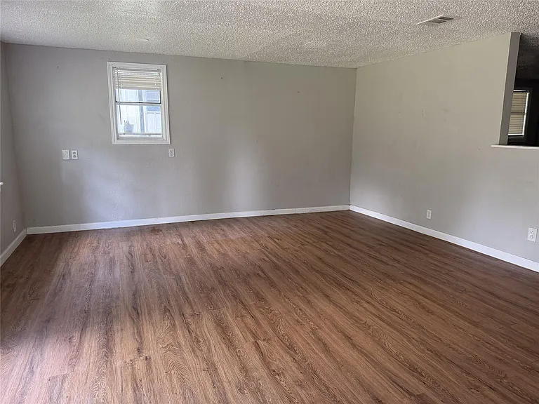 9084 Peggy Dr — Photo 4