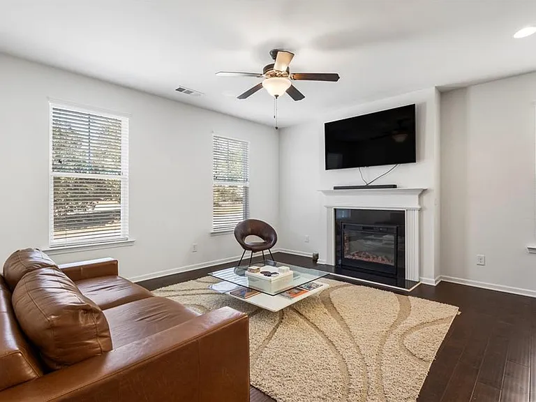 869 Venture Way SW — Photo 10