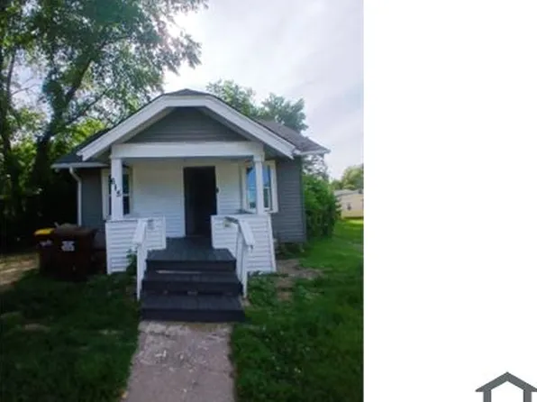 615 Newport Ave, Rockford, IL 61102