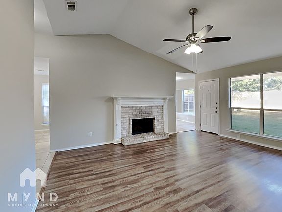 3rd image of 705 Stonebrooke Dr
