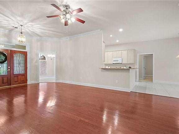 4th image of 114 Anna St