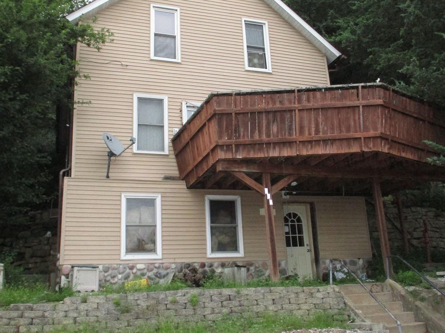 130 S Hill St, Fountain City, WI 54629 Zillow