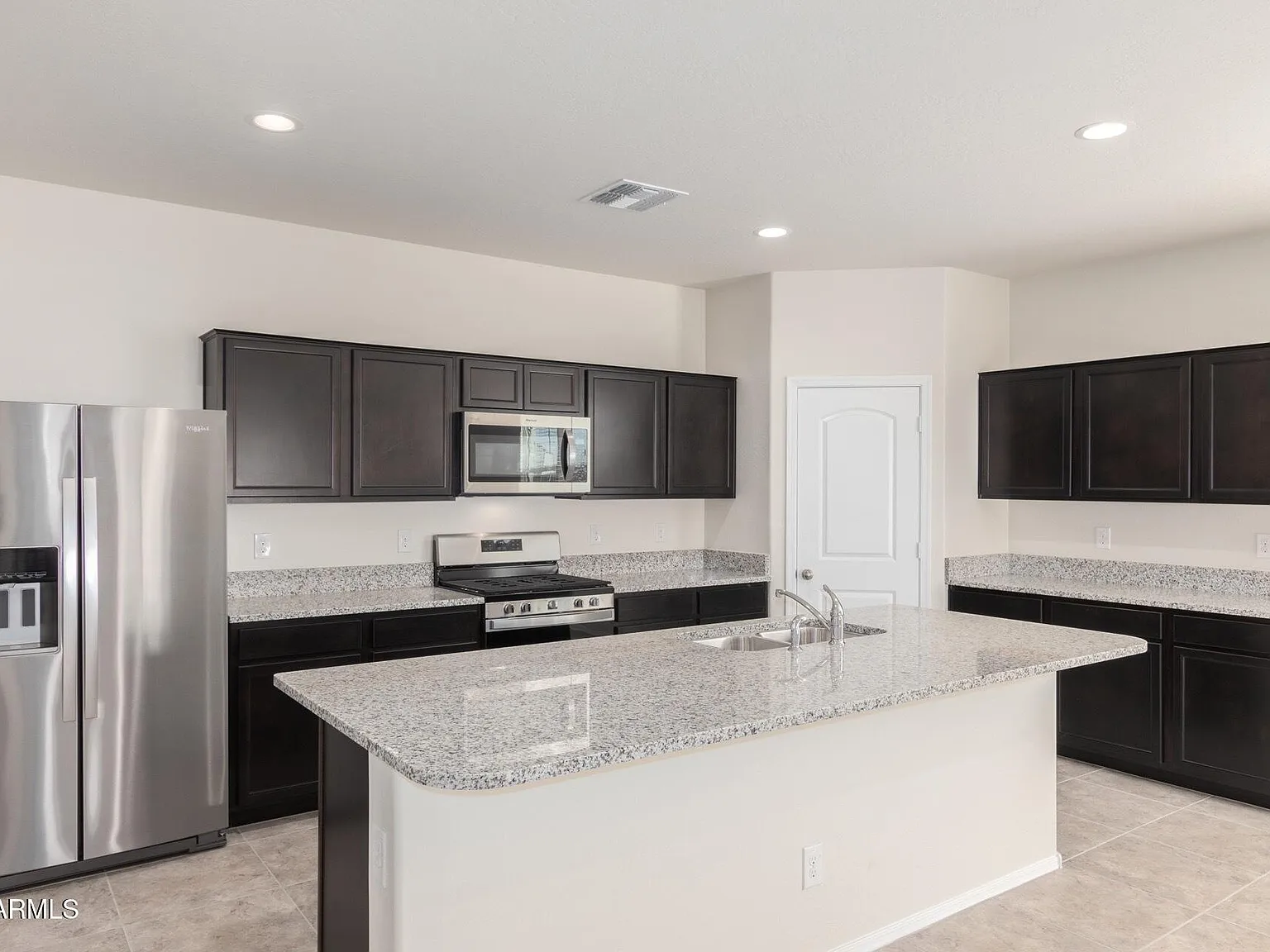 4 bed, 2.0 bath, 1784 sqft, $1,800 — Photo 4