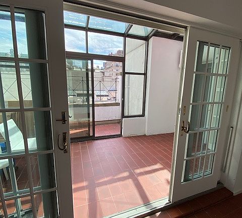 4th image of 5 E 63rd St #6AB