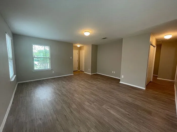 Building Photo - 2201 Sims Dr