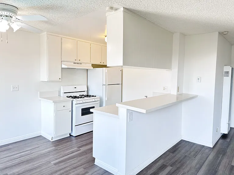Vanderbilt West Apartments — Photo 5
