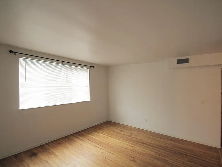 426 Franklin Ave #24 — Photo 11
