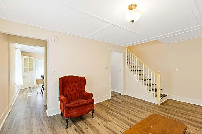 2 bed, 900 sqft, $1,300 — Photo 4