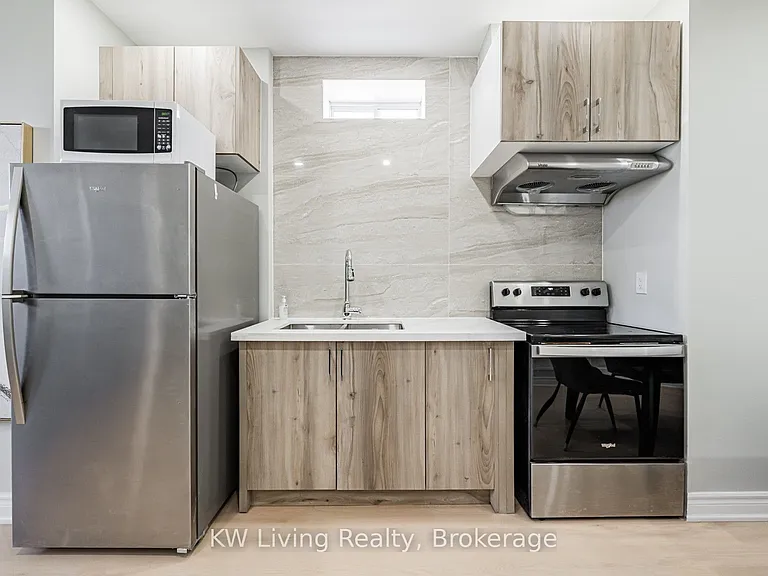 72 Bermondsey Way #BASEMENT — Photo 3