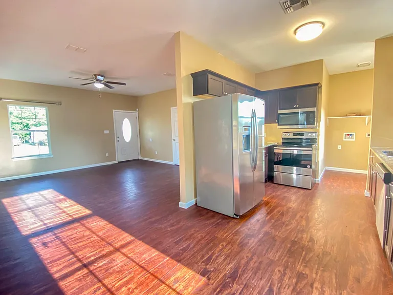 153 Ivy Ave — Photo 3
