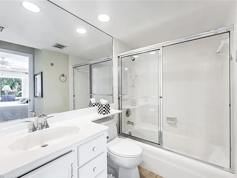2216 Gulf Shore Blvd N #R3 — Photo 14