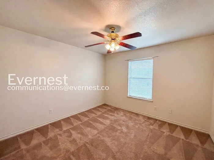 3705 Barbed Wire Dr — Photo 10