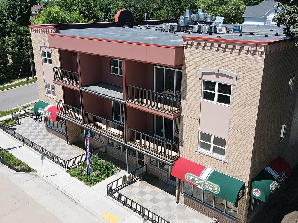 410 E Main St