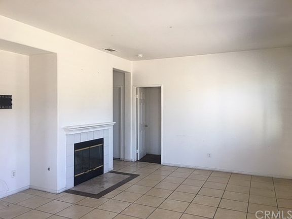 4th image of 13067 Acacia Ave