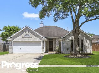 810 Courtside Dr W, League City, TX 77573
