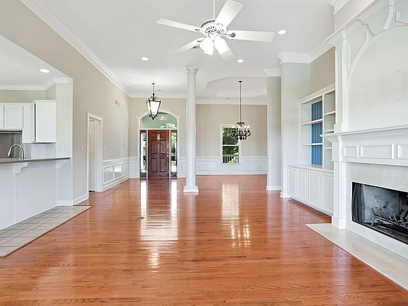 5th image of 214 E Point Dr Unit C