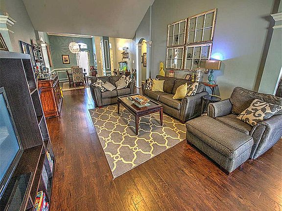 5th image of 2302 Glendavon Ln