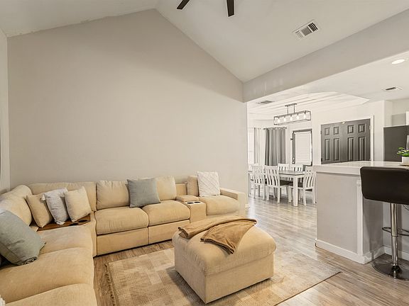 5th image of 107 Terrace Cir