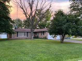 403 W Lincoln St, Mount Sterling, IL 62353