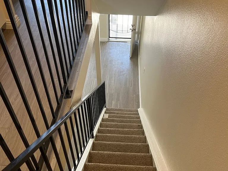 Bostonian Terrace Townhouses — Photo 7