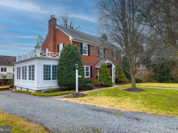 10513 Cedar Ave, Fairfax, VA 22030