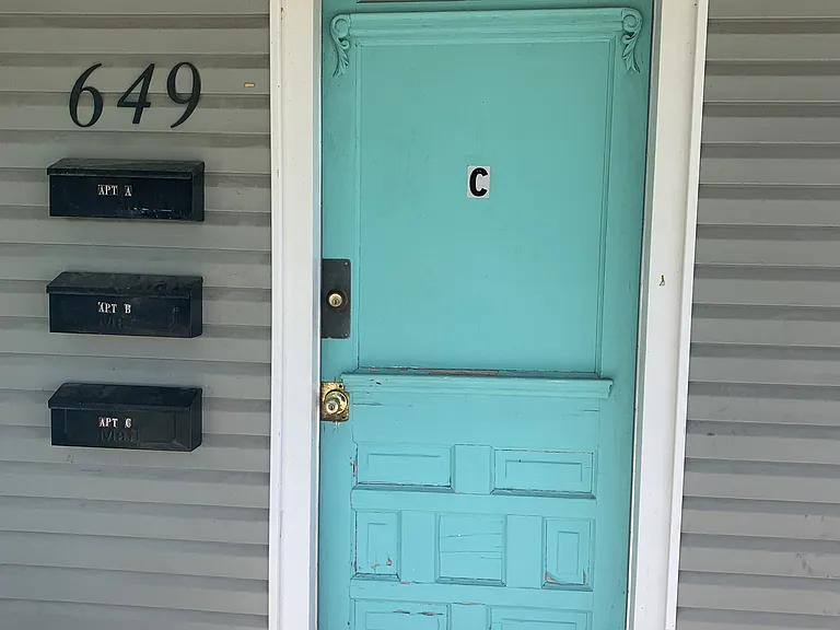649 Park St #C — Photo 2
