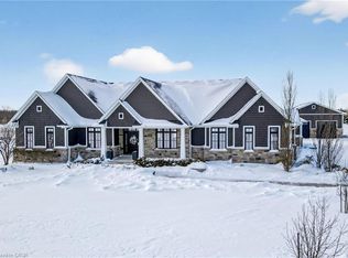 224 Mountain Rd, Grimsby, ON L3M 4E7