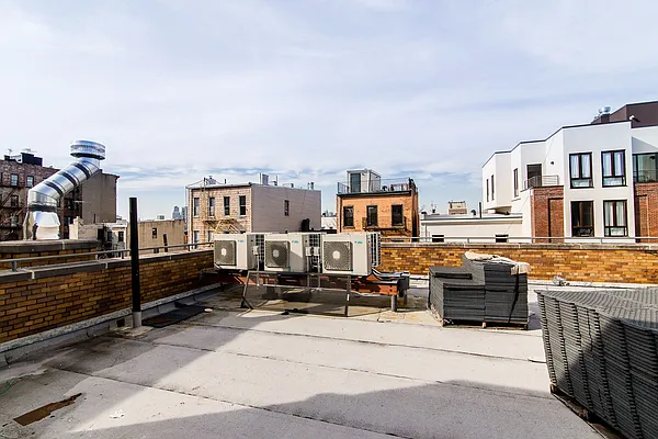 Rented by Nooklyn NYC LLC | media 12