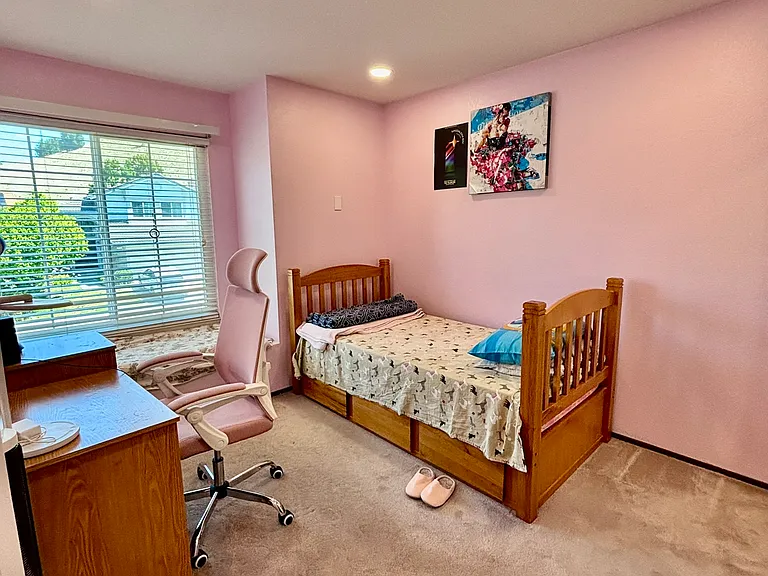 1084 Sunrise Dr — Photo 29